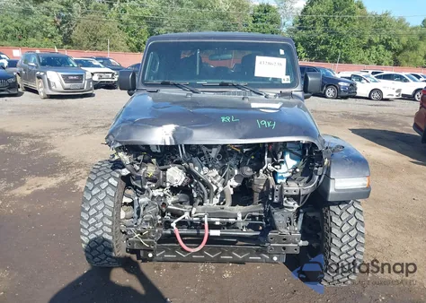 2021 Jeep Gladiator Willys 4X4 z USA, uszkodzony, nr VIN 1C6HJTAG2ML566170